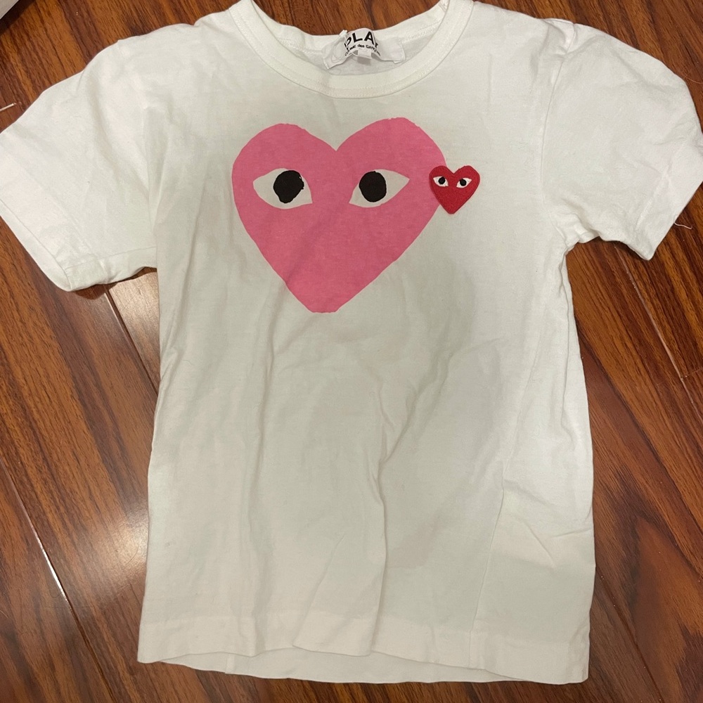 Comme des Garçons PLAY
Double Heart T-Shirt